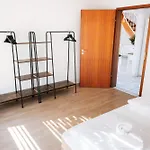 Grosse Galerie-wohnung Fuer 7 Gaeste - Airport Messe Stuttgart - Balkon - Parkplatz דירה פילדרשטאט