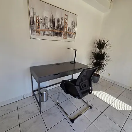 Grosse Galerie-wohnung Airport Messe Stuttgart - Balkon - Parkplatz *