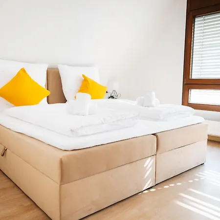 Apartment Grosse Galerie-wohnung Für 7 Gäste - Airport Messe Stuttgart - Balkon - Parkplatz *