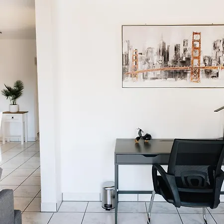 Grosse Galerie-wohnung Für 7 Gäste - Airport Messe Stuttgart - Balkon - Parkplatz Apartment