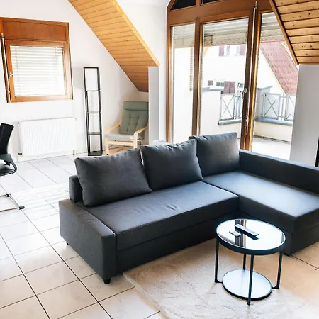 Grosse Galerie-wohnung Für 7 Gäste - Airport Messe Stuttgart - Balkon - Parkplatz Apartment *