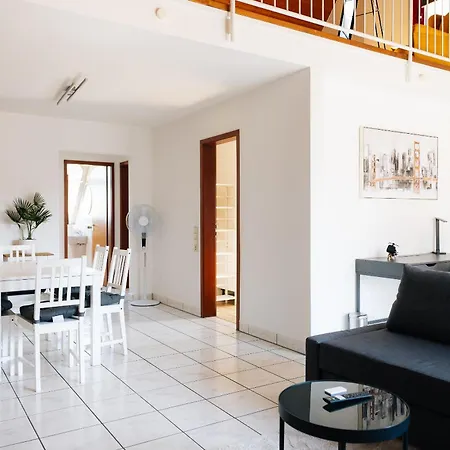 Grosse Galerie-wohnung Fuer 7 Gaeste - Airport Messe Stuttgart - Balkon - Parkplatz - Waschmaschine