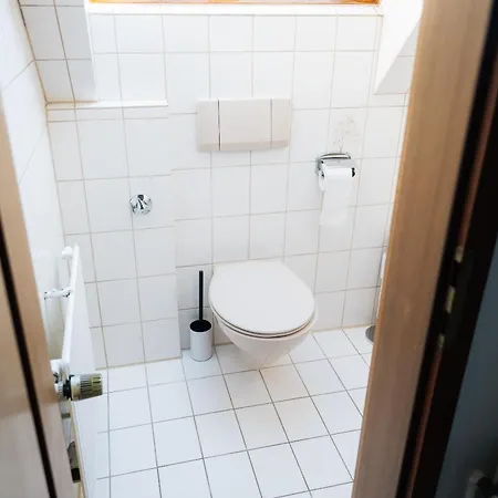 Grosse Galerie-wohnung Für 7 Gäste - Airport Messe Stuttgart - Balkon - Parkplatz Apartment
