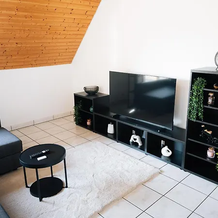Apartment Grosse Galerie-wohnung Für 7 Gäste - Airport Messe Stuttgart - Balkon - Parkplatz *