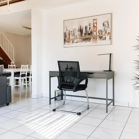 Grosse Galerie-wohnung Airport Messe Stuttgart - Balkon - Parkplatz *