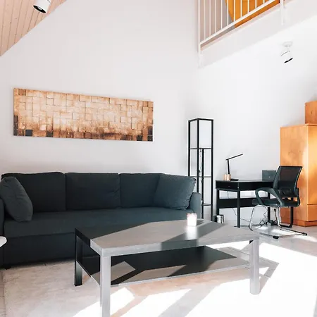 Grosse Galerie-wohnung Für 7 Gäste - Airport Messe Stuttgart - Balkon - Parkplatz Apartment