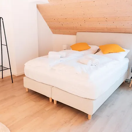 Grosse Galerie-wohnung Für 7 Gäste - Airport Messe Stuttgart - Balkon - Parkplatz