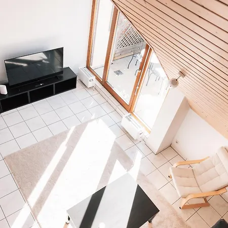 Grosse Galerie-wohnung Für 7 Gäste - Airport Messe Stuttgart - Balkon - Parkplatz * Filderstadt