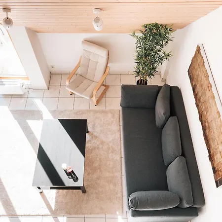 Grosse Galerie-wohnung Für 7 Gäste - Airport Messe Stuttgart - Balkon - Parkplatz Apartment